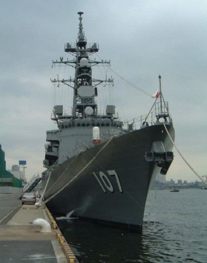 Cuối tháng 10 năm 2013, tàu khu trục Ikazuchi DD-107 Nhật Bản đã gây phiền phức cho hoạt động diễn tập của 3 hạm đội lớn Hải quân Trung Quốc ở Tây Thái Bình Dương.